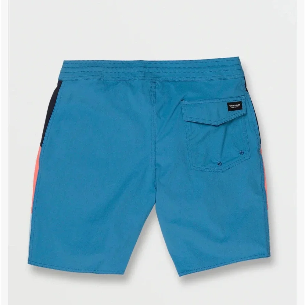Volcom fit blue 	•	new